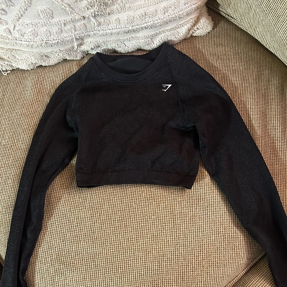 cropped athletic gym shark long sleeve top